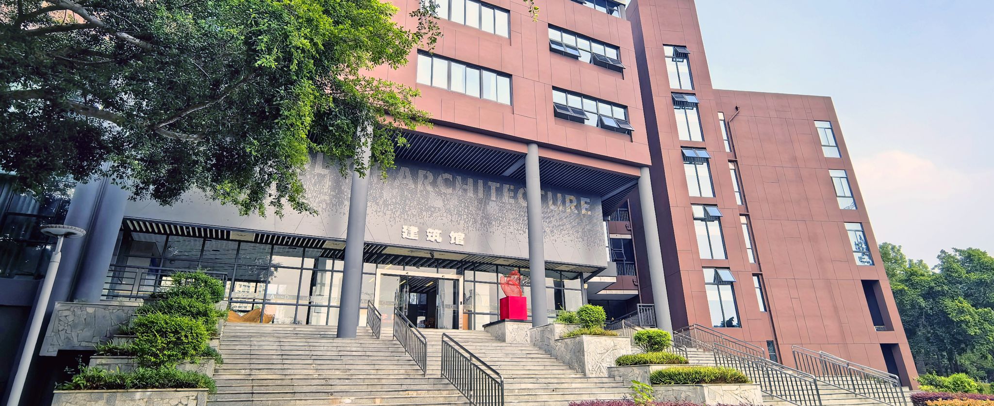 亚洲成人在线学生在国内外重要专业竞赛中获得喜人成绩